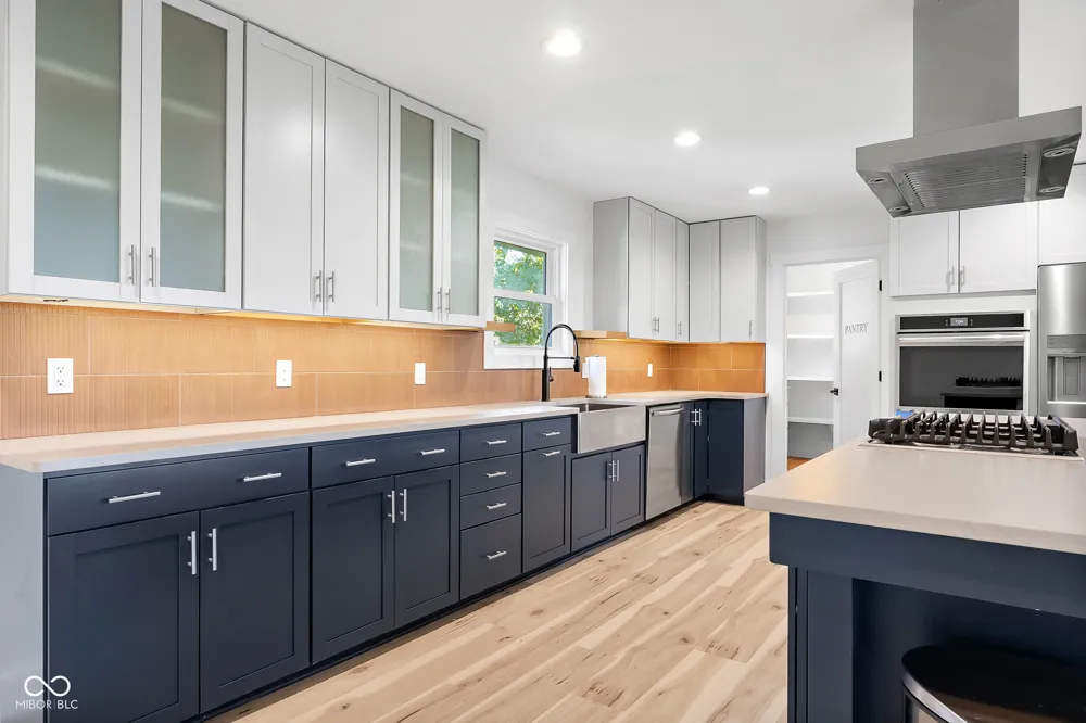 9070 W 450 S Columbus, IN 47201