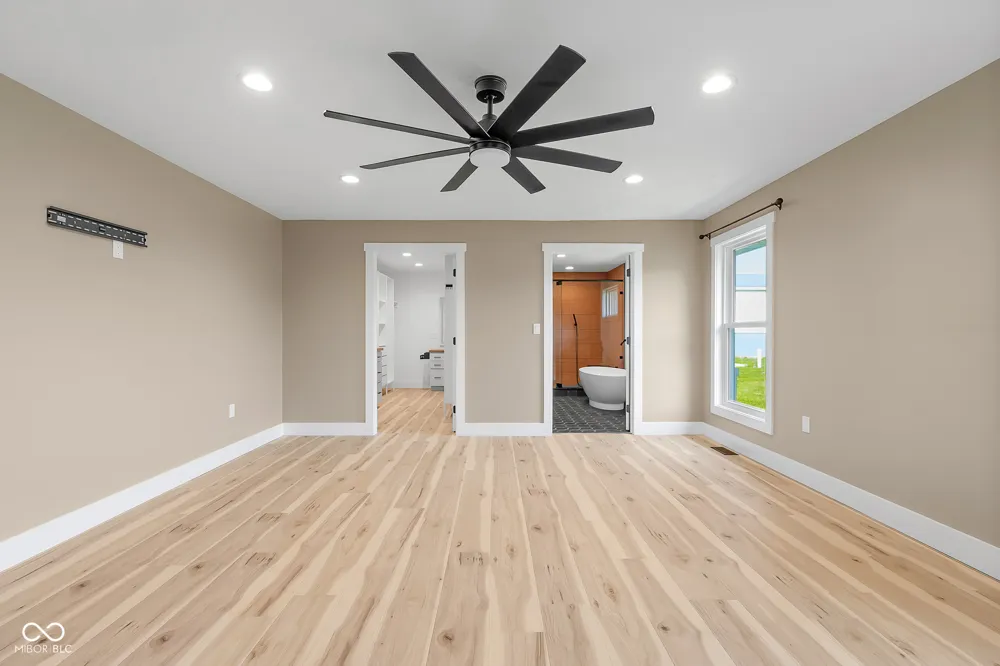 9070 W 450 S Columbus, IN 47201