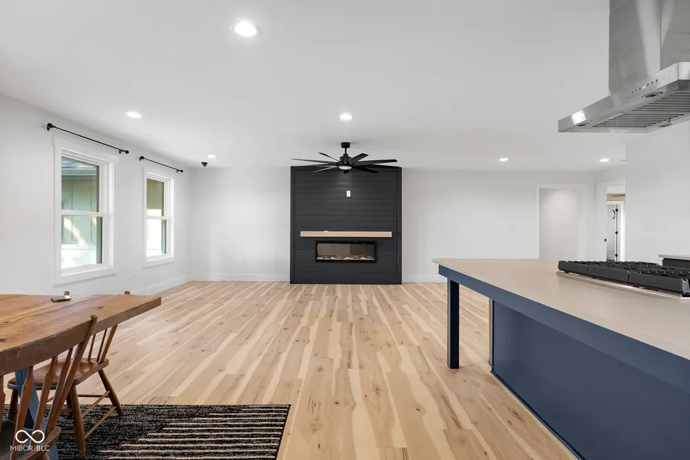9070 W 450 S Columbus, IN 47201