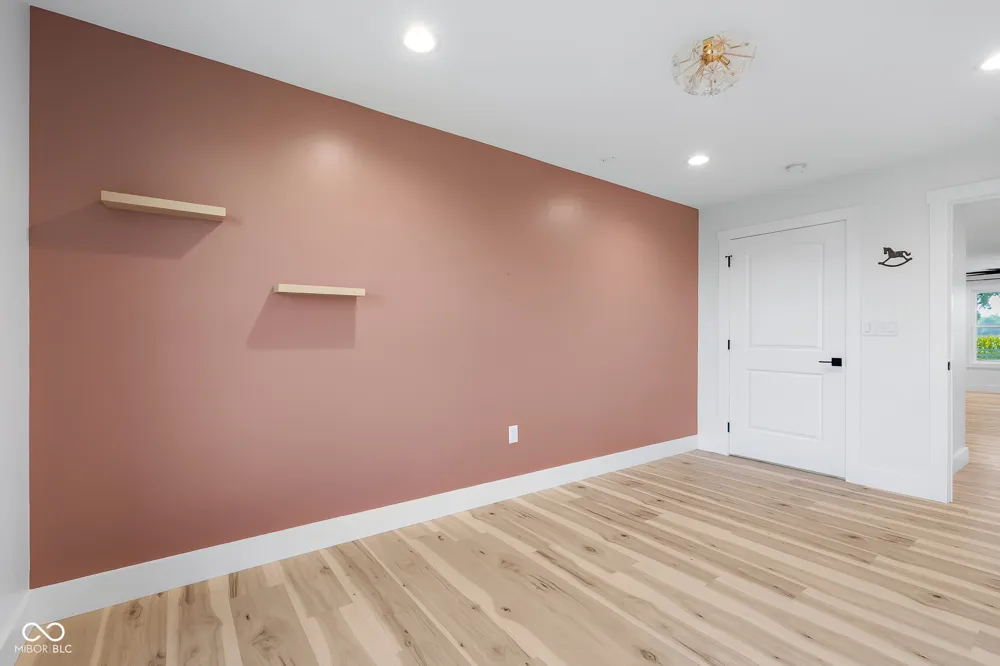 9070 W 450 S Columbus, IN 47201
