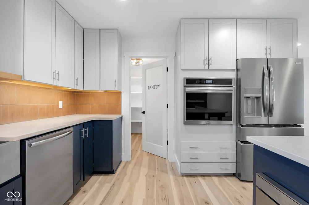 9070 W 450 S Columbus, IN 47201
