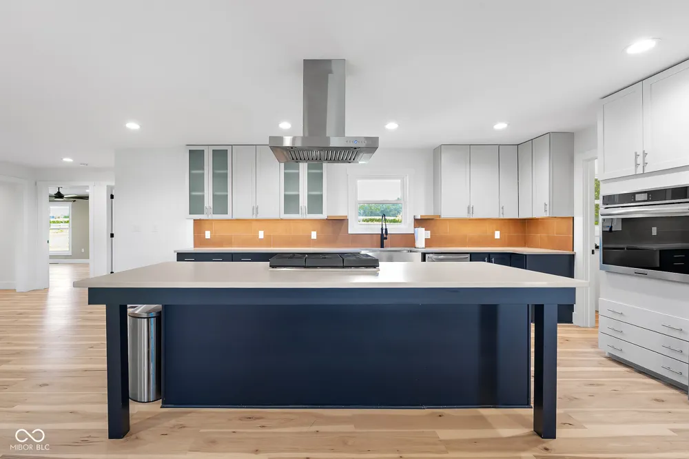 9070 W 450 S Columbus, IN 47201