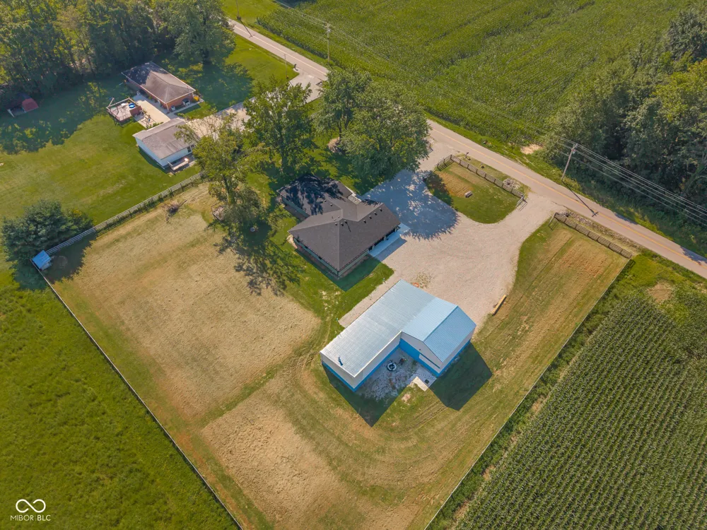 9070 W 450 S Columbus, IN 47201