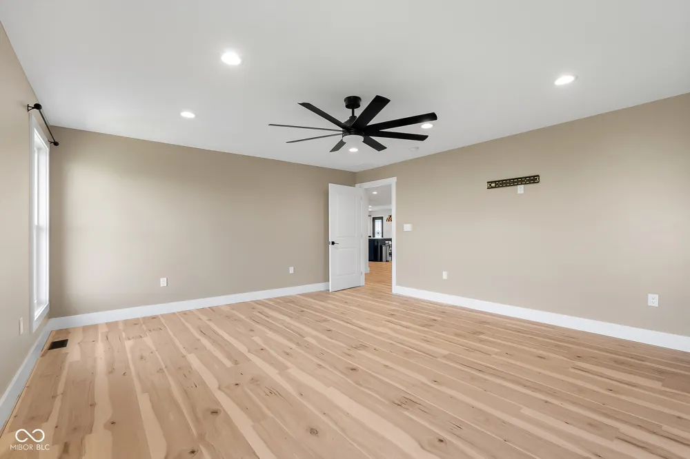 9070 W 450 S Columbus, IN 47201
