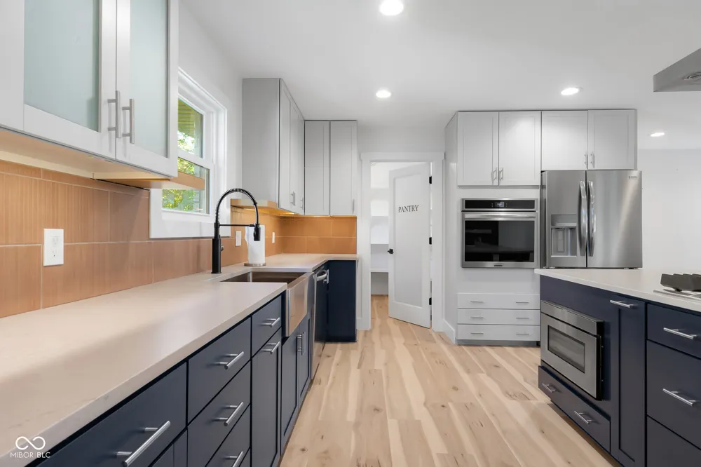 9070 W 450 S Columbus, IN 47201