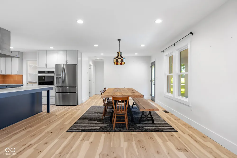 9070 W 450 S Columbus, IN 47201