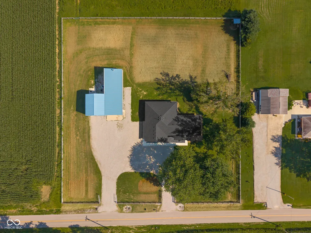 9070 W 450 S Columbus, IN 47201