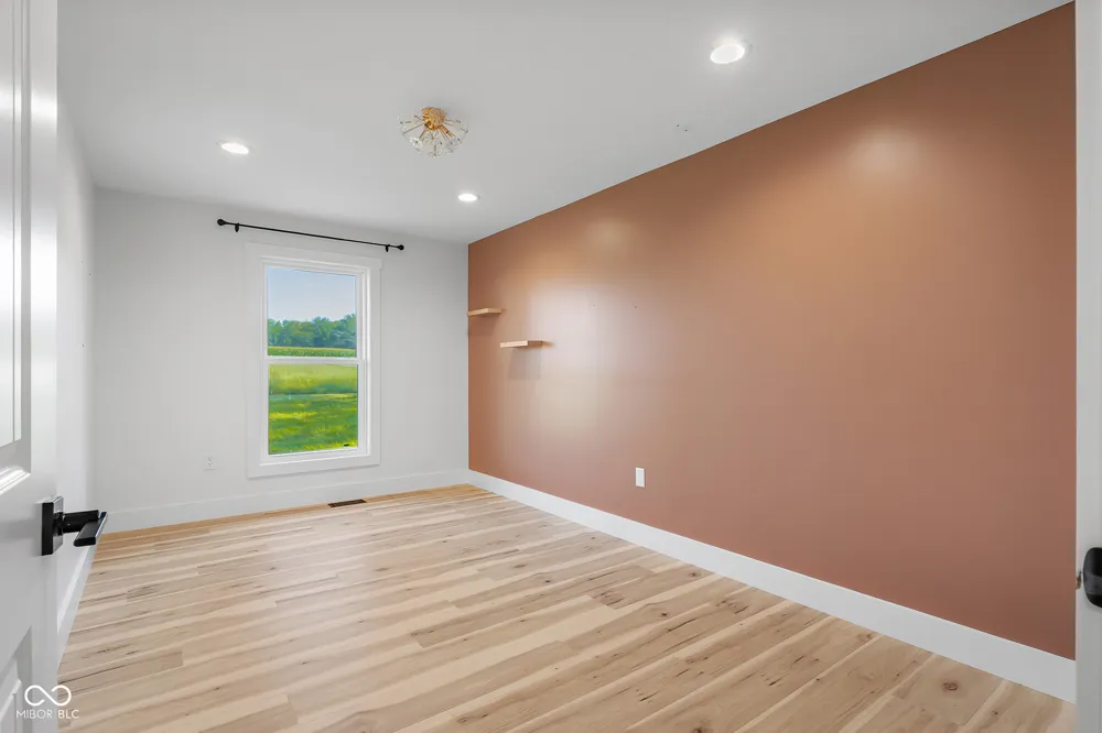 9070 W 450 S Columbus, IN 47201