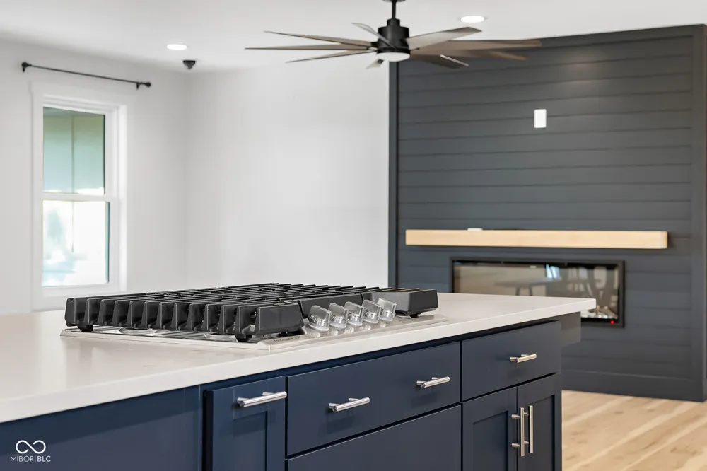 9070 W 450 S Columbus, IN 47201