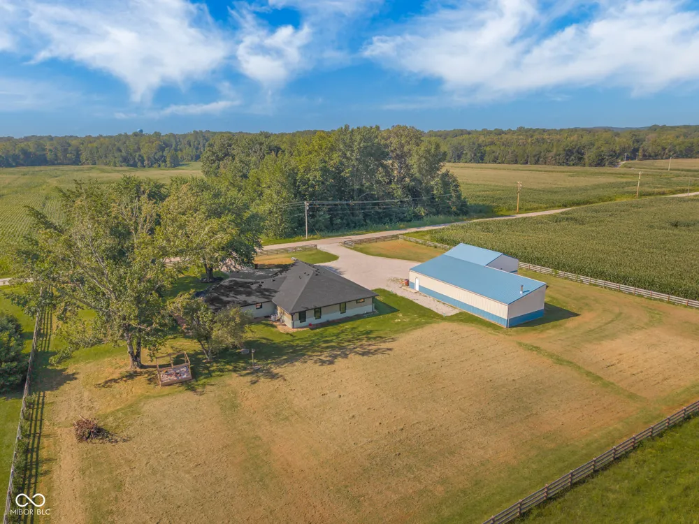 9070 W 450 S Columbus, IN 47201