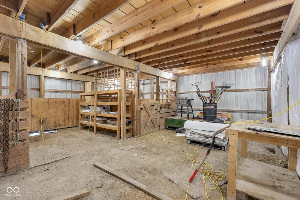 9070 W 450 S Columbus, IN 47201
