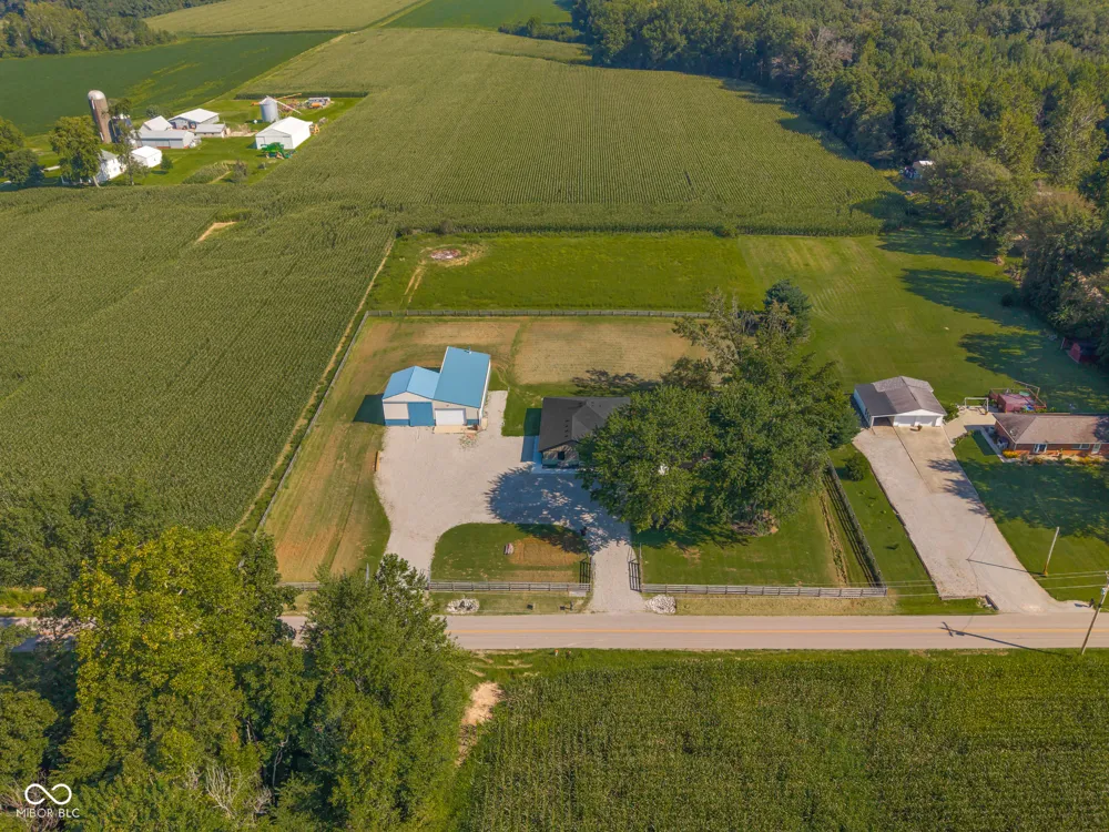 9070 W 450 S Columbus, IN 47201