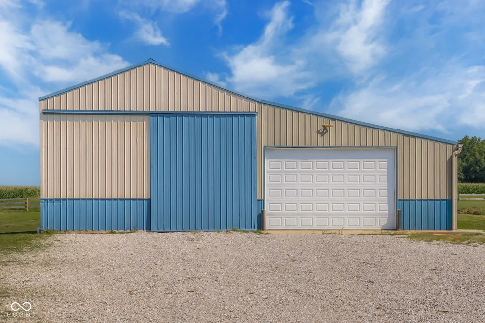 9070 W 450 S Columbus, IN 47201