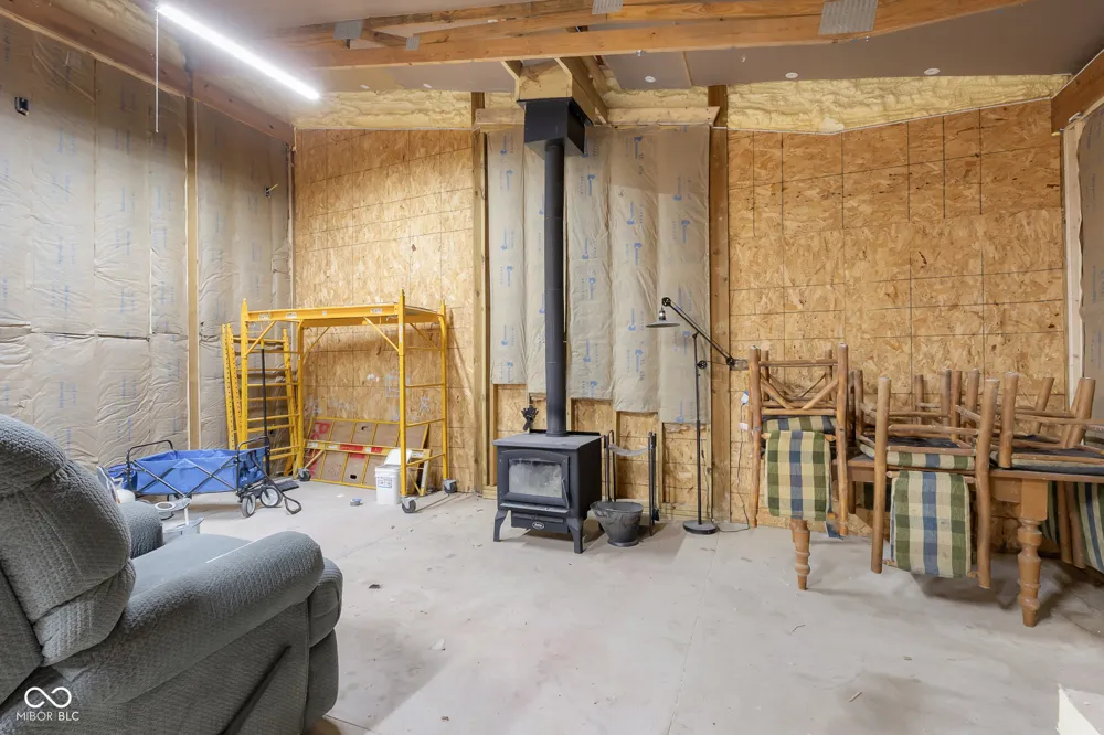 9070 W 450 S Columbus, IN 47201
