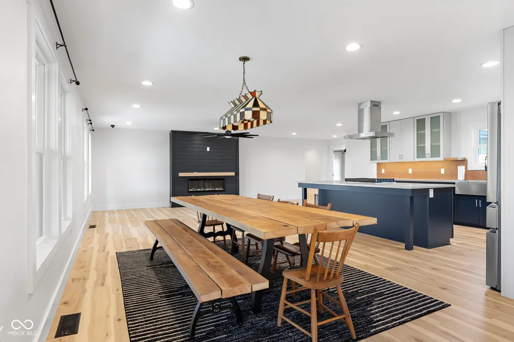 9070 W 450 S Columbus, IN 47201