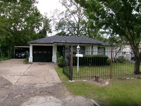 805 Parkstone Drive