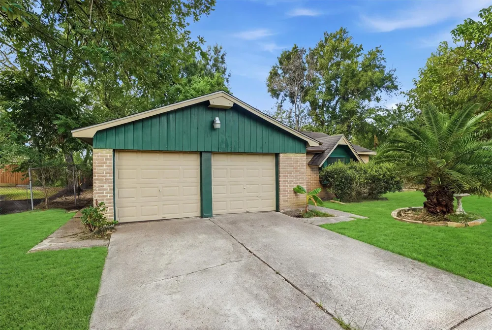 12402 Enchanted Path Drive Houston, TX 77044