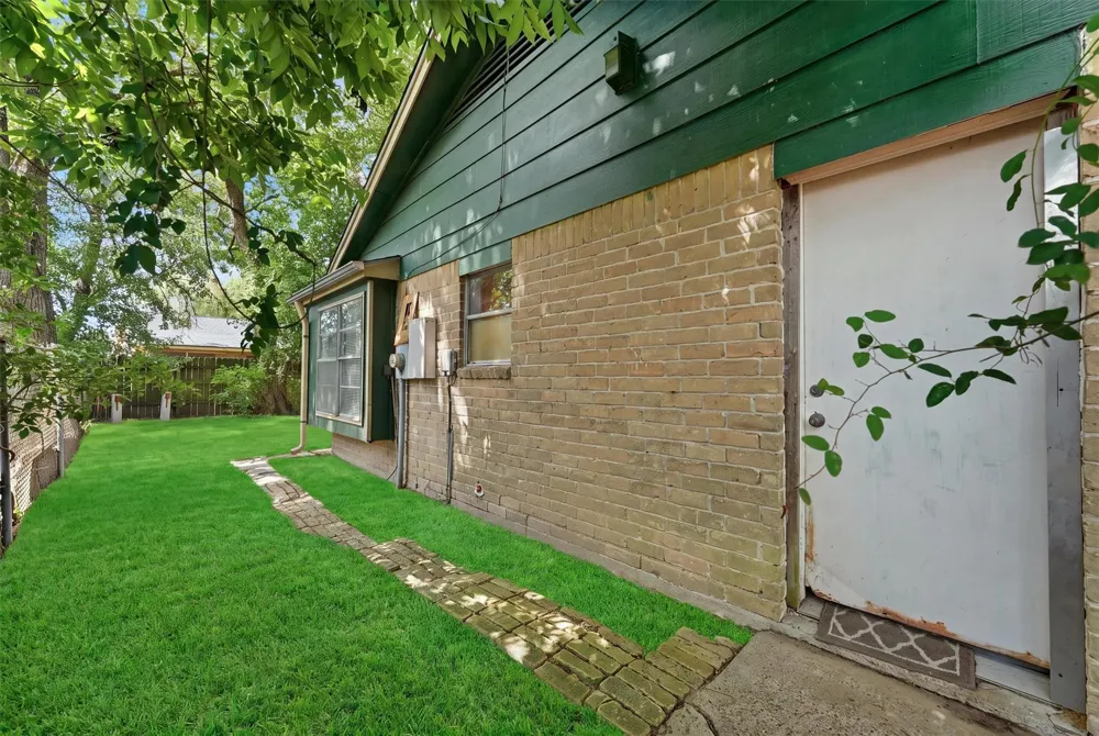 12402 Enchanted Path Drive Houston, TX 77044