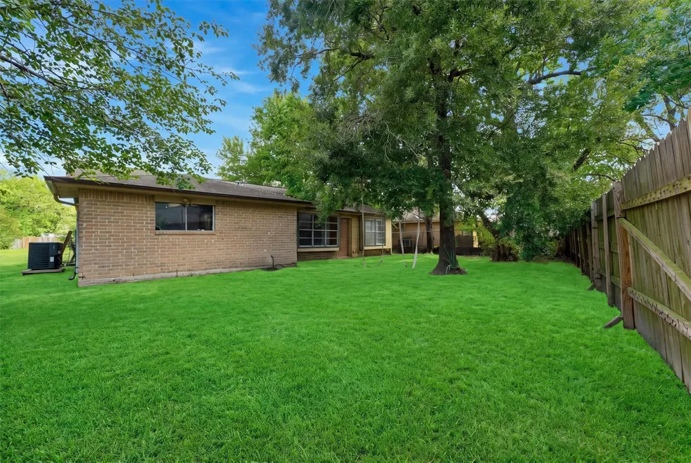 12402 Enchanted Path Drive Houston, TX 77044