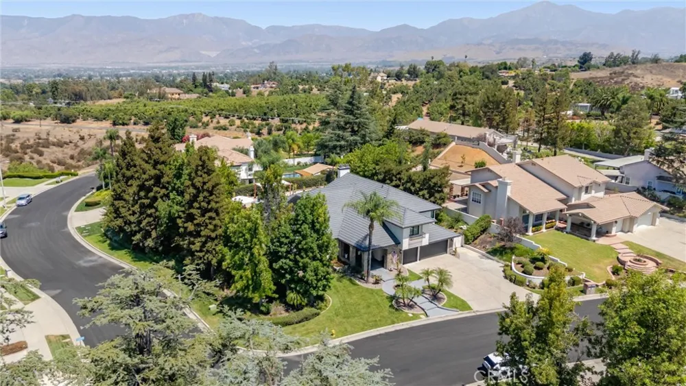 408 Edgemont Drive Redlands, CA 92373