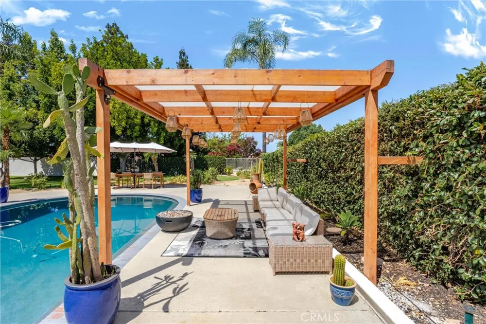 408 Edgemont Drive Redlands, CA 92373