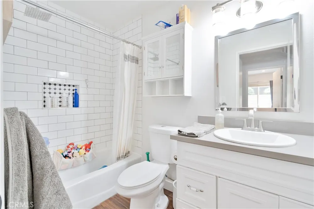 25652 Palma Alta Valencia, CA 91355