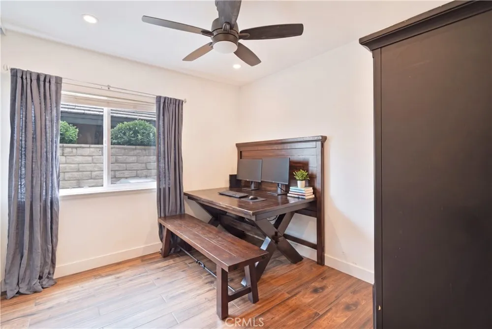 25652 Palma Alta Valencia, CA 91355