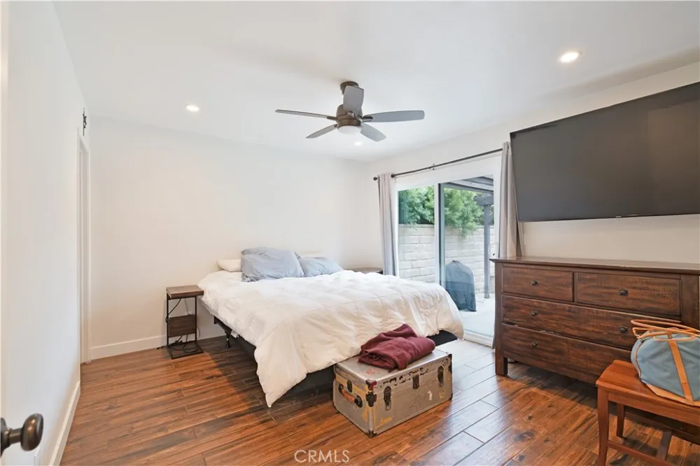 25652 Palma Alta Valencia, CA 91355