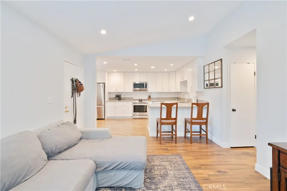 25652 Palma Alta Valencia, CA 91355
