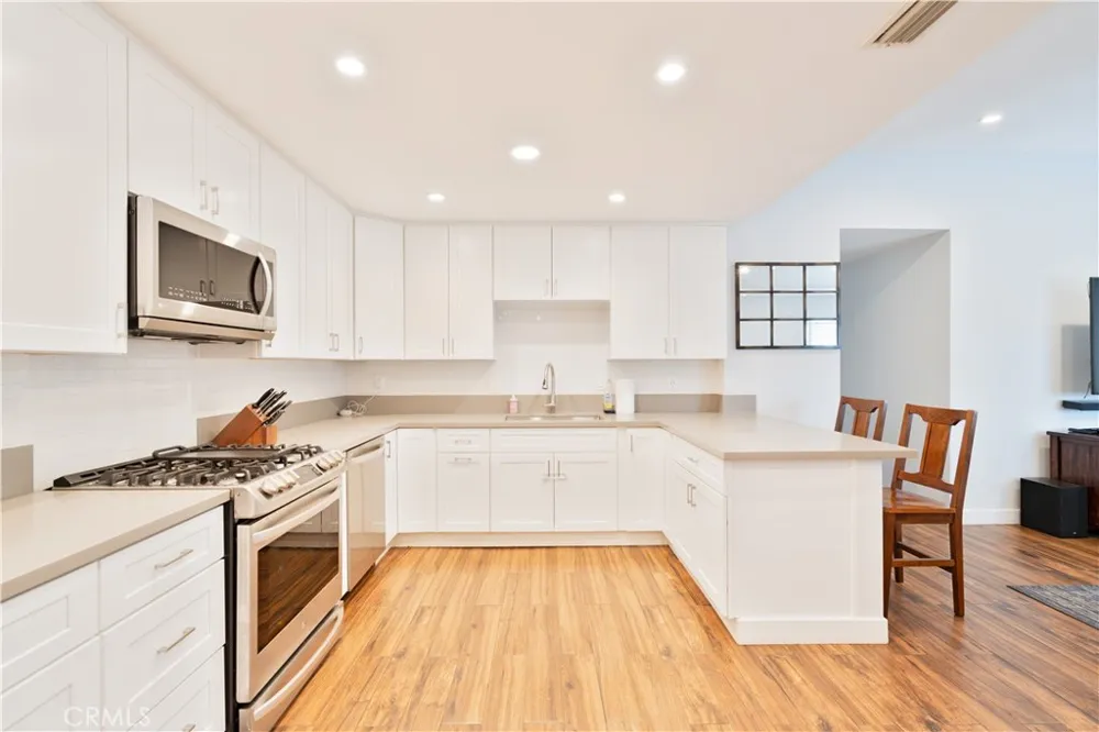 25652 Palma Alta Valencia, CA 91355
