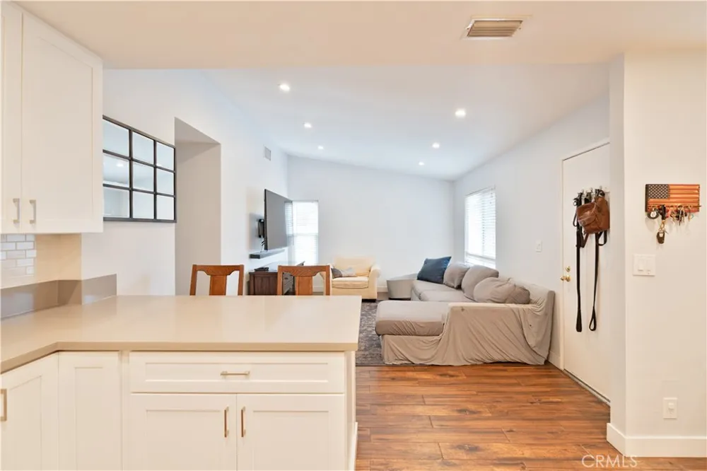25652 Palma Alta Valencia, CA 91355