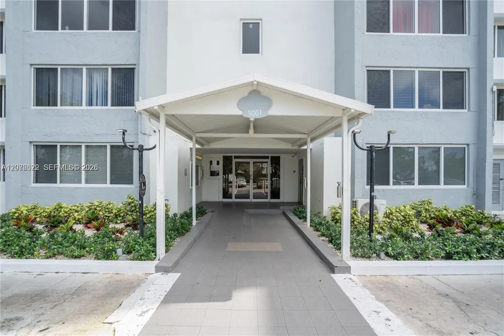9001 SW 77th Ave #C402 Miami, FL 33156