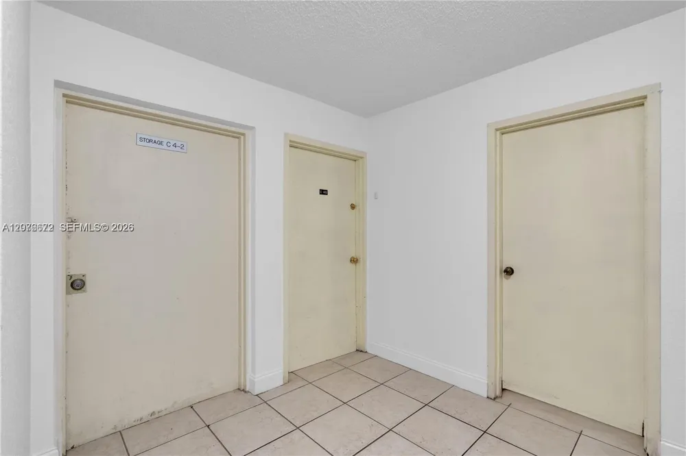 9001 SW 77th Ave #C402 Miami, FL 33156