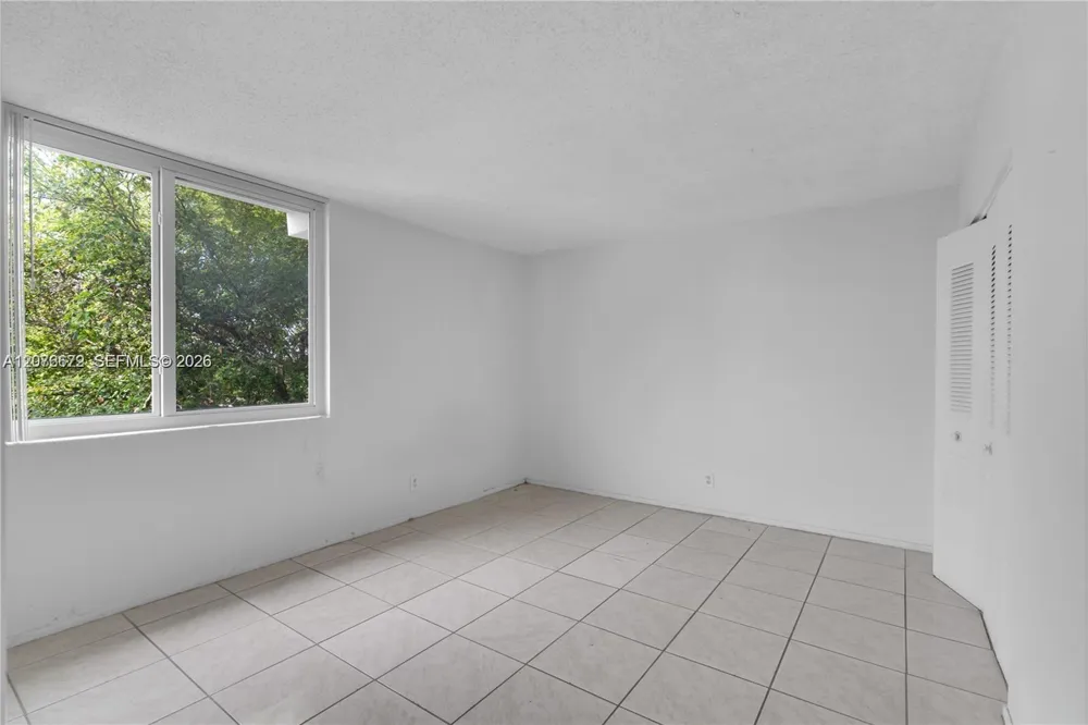 9001 SW 77th Ave #C402 Miami, FL 33156