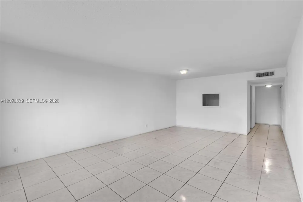 9001 SW 77th Ave #C402 Miami, FL 33156