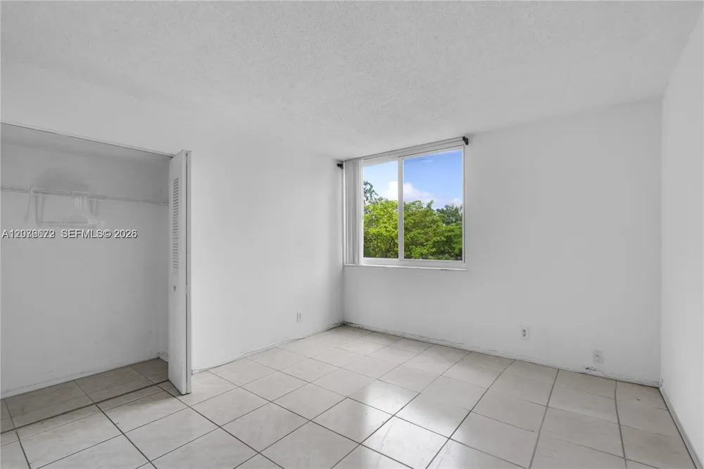 9001 SW 77th Ave #C402 Miami, FL 33156