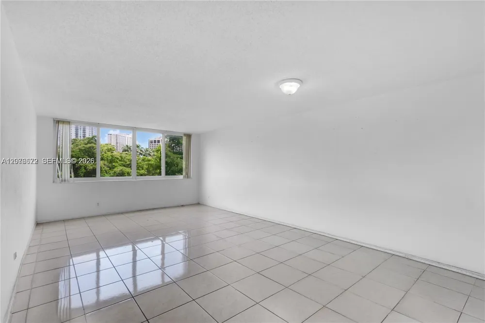 9001 SW 77th Ave #C402 Miami, FL 33156