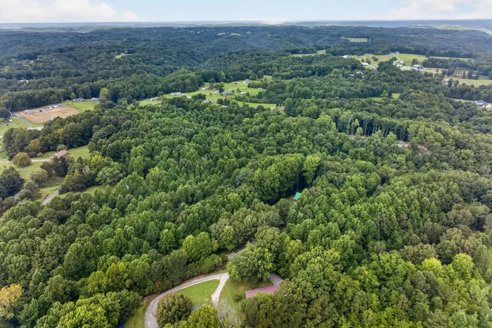 147 Ray Ln Gainesboro, TN 38562
