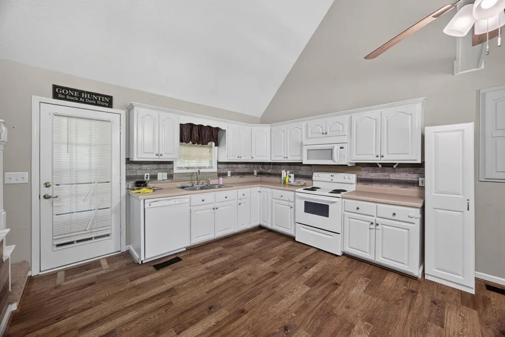 147 Ray Ln Gainesboro, TN 38562