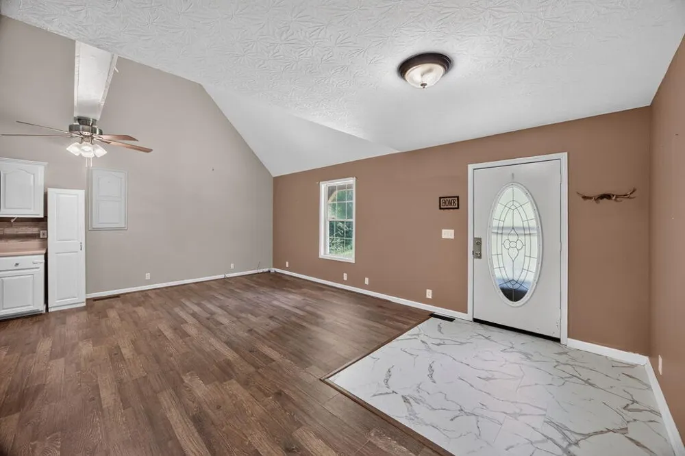 147 Ray Ln Gainesboro, TN 38562