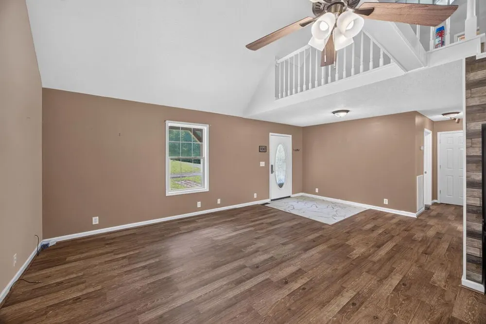 147 Ray Ln Gainesboro, TN 38562