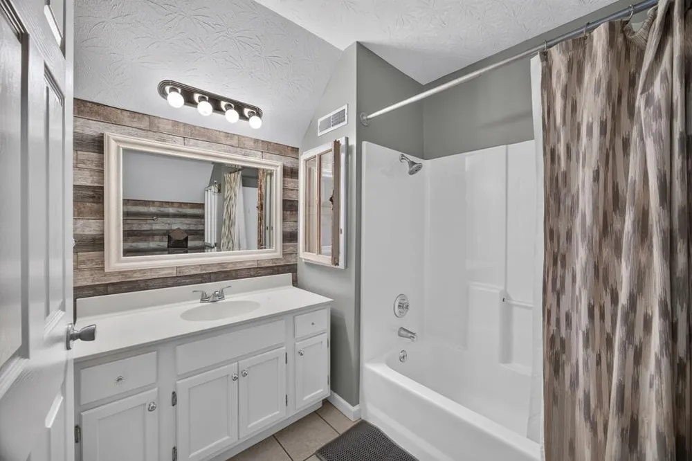 147 Ray Ln Gainesboro, TN 38562
