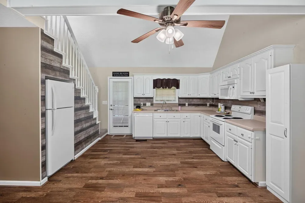 147 Ray Ln Gainesboro, TN 38562