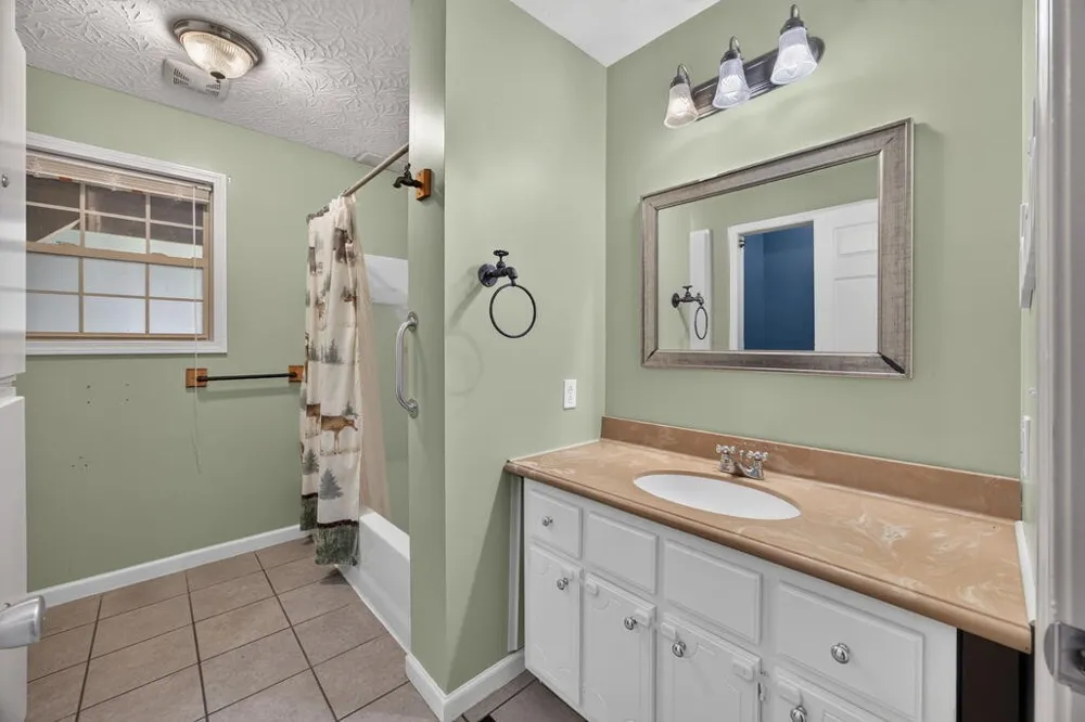 147 Ray Ln Gainesboro, TN 38562