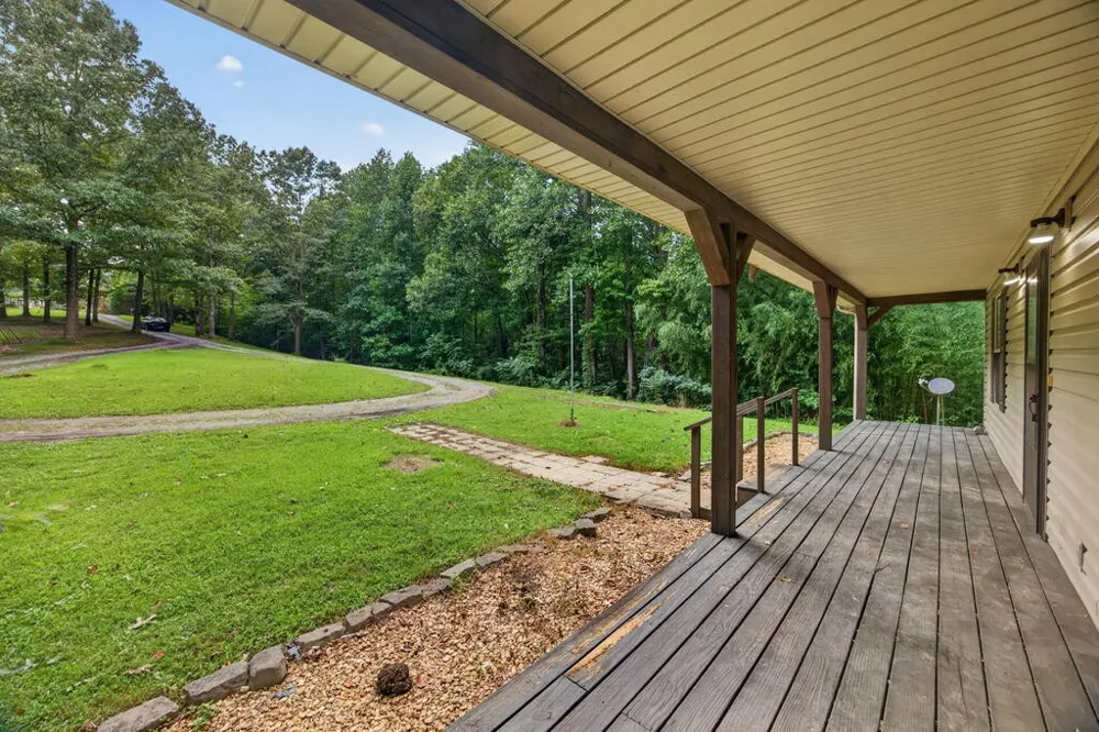 147 Ray Ln Gainesboro, TN 38562