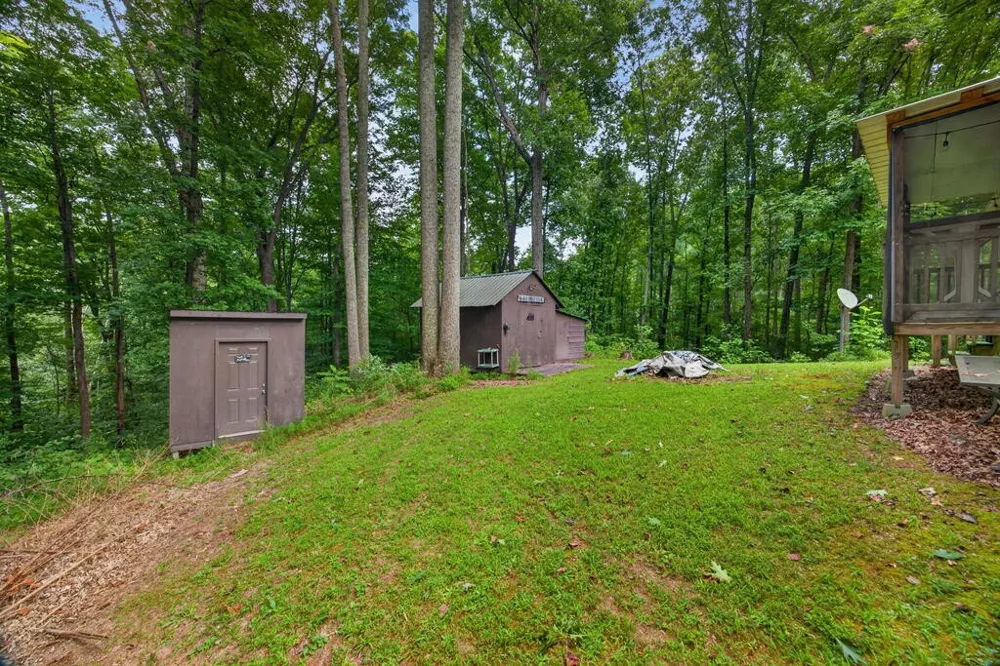 147 Ray Ln Gainesboro, TN 38562