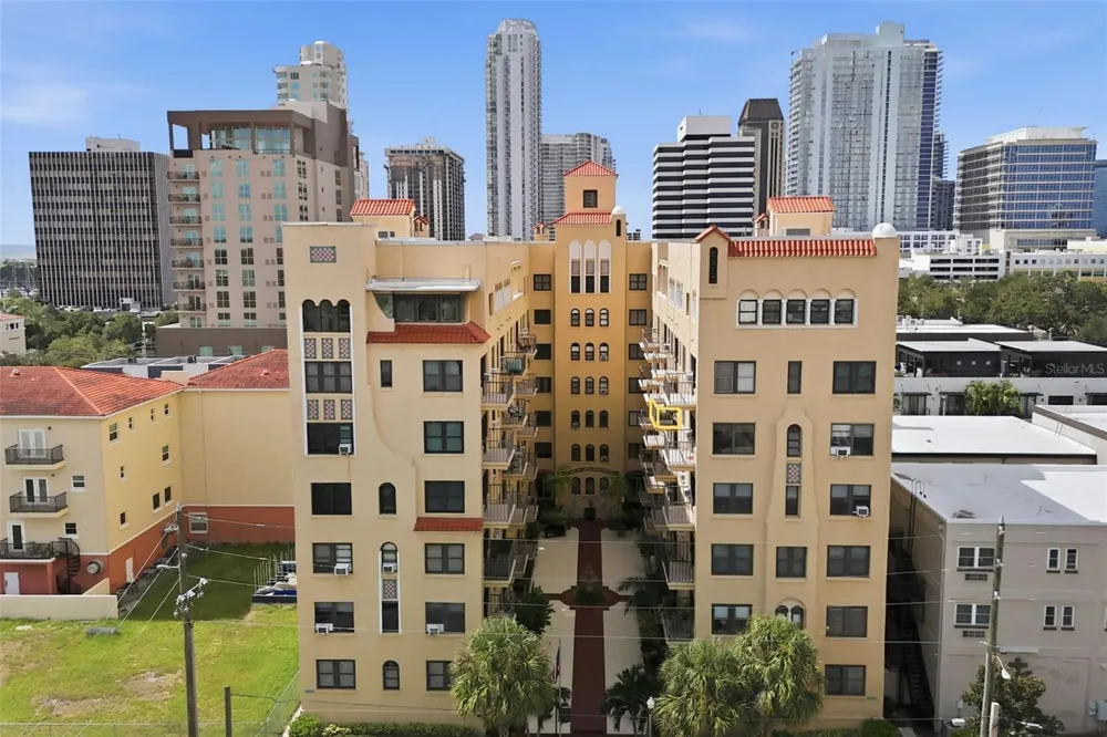 130 4TH AVENUE #504 St Petersburg, FL 33701
