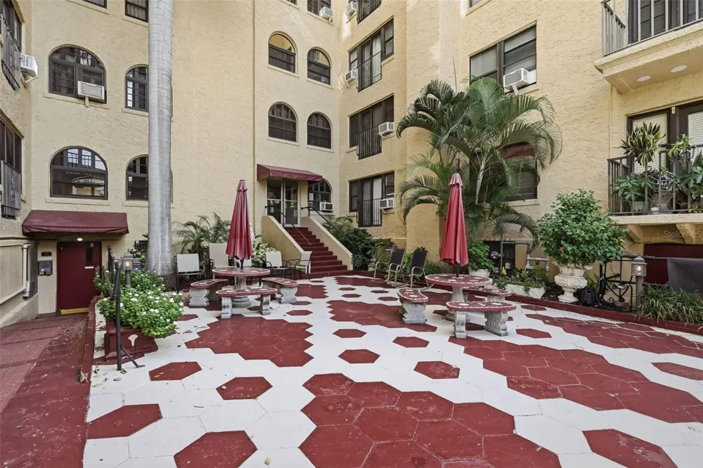130 4TH AVENUE #504 St Petersburg, FL 33701