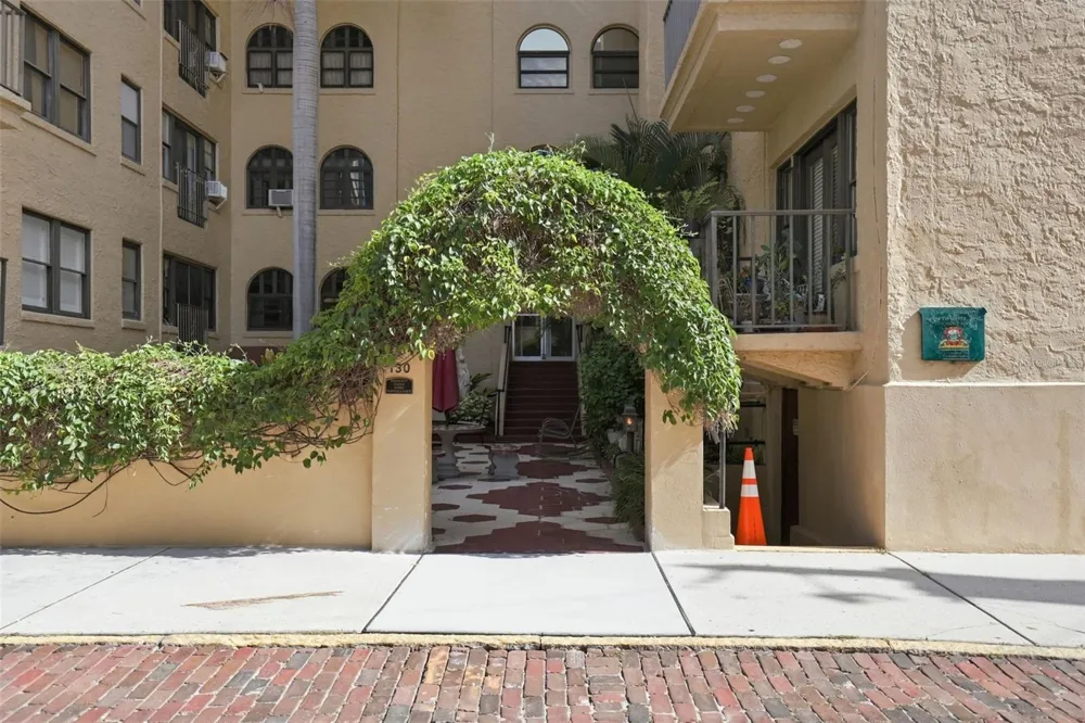 130 4TH AVENUE #504 St Petersburg, FL 33701