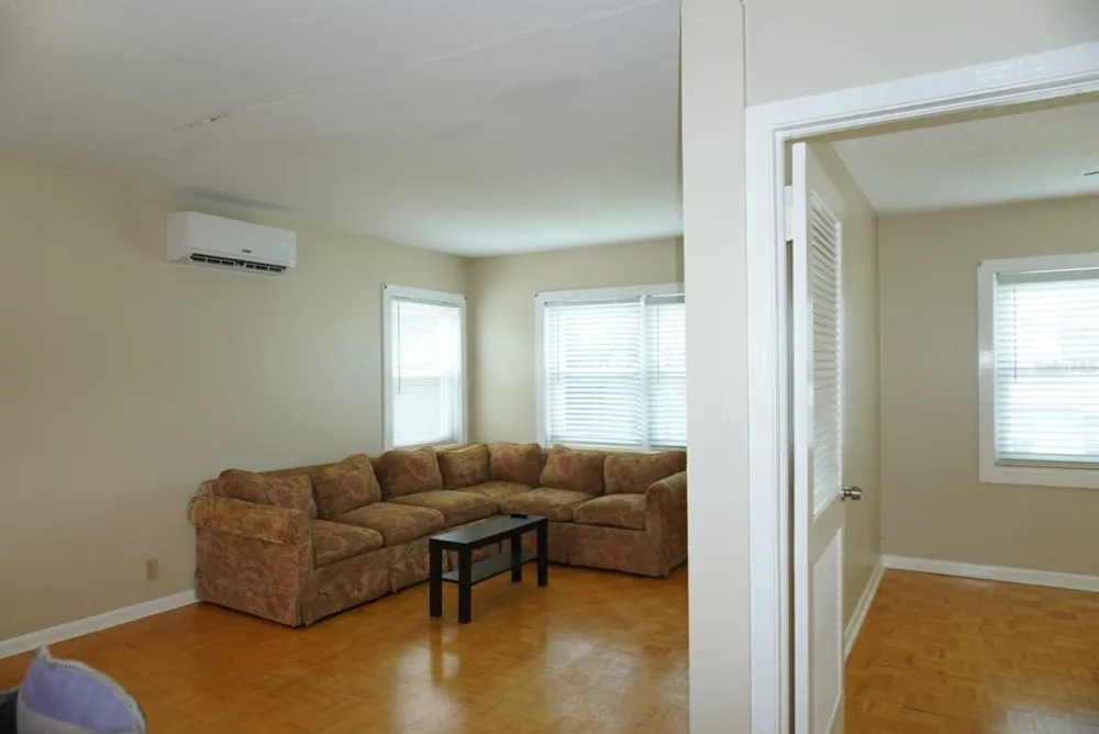 809 W PARK AVENUE #B Tampa, FL 33602
